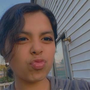 Meet your Posher, Esmeralda